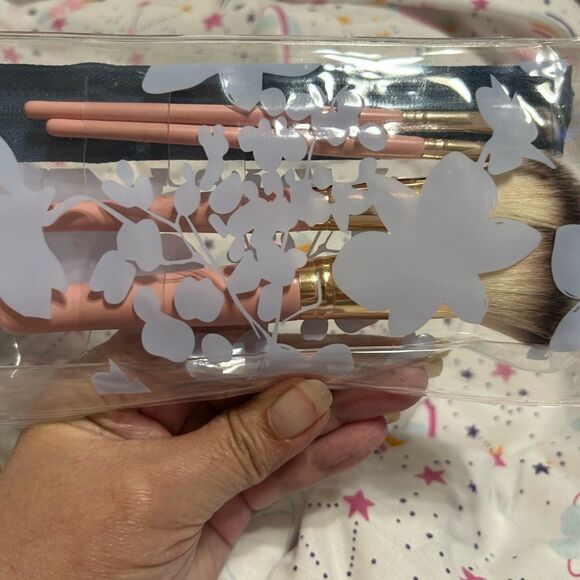 NWT Belk 4-Piece Makeup Brush Set with Clear Pouch - Picture 4 of 14
